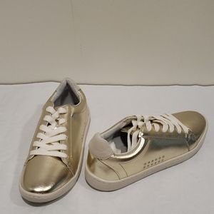 Metalic gold Sneaker